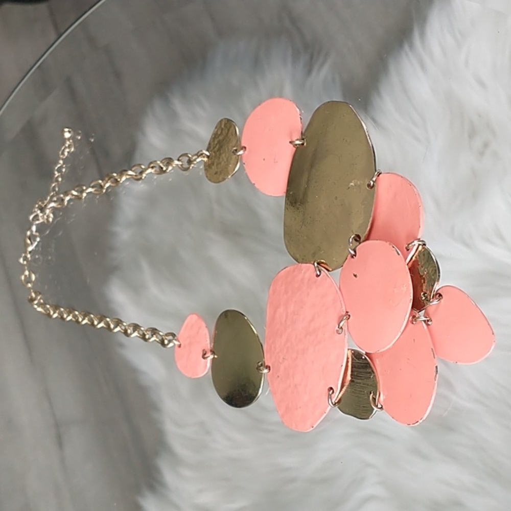 Vintage mid-century modern peach gold tone oval flat statement piece necklace